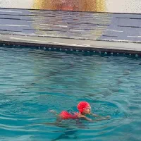 آموزش شنا بانوان و پسربچه ها