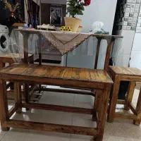 میز چوبی ...
