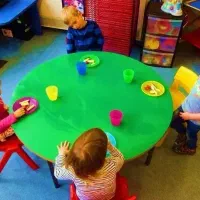 استخدام مربی خانم و خدمه خانم مهدکودک