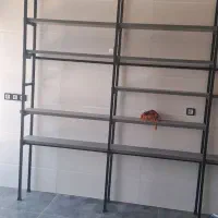 دوعدد ویترین و قفسه