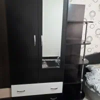 فروش کمد لباس بزرگ و جادار به همراه بوفه چوبی