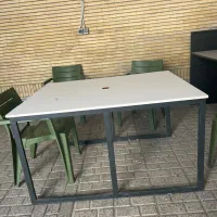 میز دو نفره MDF با پایه فلزی مقاوم