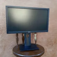 مانیتور دل ۲۰ اینچ.  ... 20 inch Dell monitor