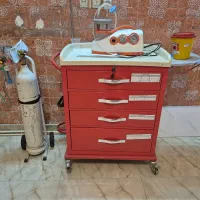 تعدادی وسایل و تجهیزات مطب پزشکی
