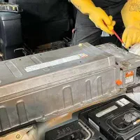 استخدام تعمیرکار خودرو هیبرید