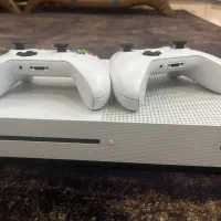 Xbax one یک ترابایت به همراه دو دسته و بازی