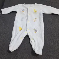 تعدادی لباس نوزادی نو و در حد نو