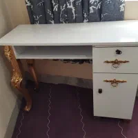 صندلی آرایشگاهی و میز ناخن و شلف لاک
