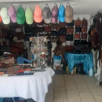 فروشنده خانم