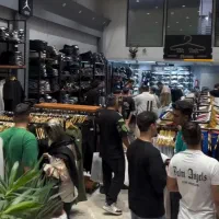 استخدام فروشنده پوشاک خانم