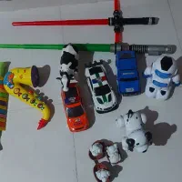 تعدادی اسباب بازی سالم ساده و باطری خور