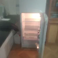 یک عدد یخچال نو متوسط