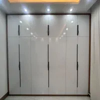 پارتشن/کمد دیواری و کابینت‌ میز آرایش میز تحریر