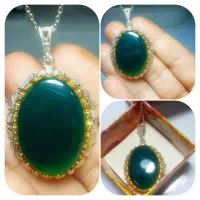 گردن اویز عقیق سبز زمردی