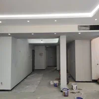 رنگ آمیزی ساختمان و نصب کاغذ دیواری