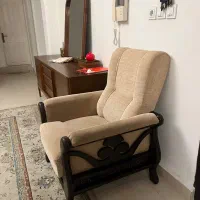 مبل ۷ نفره چوب گردو بهمراه میز جلو مبلی|مبلمان خانگی و میز عسلی|رشت, شهرک قدس|دیوار