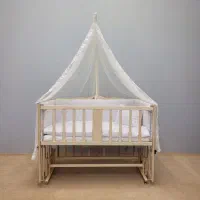 تخت چوبی کنار مادر فوقالعاده کاربردی