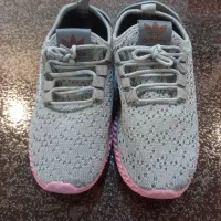 اسکیچرز دخترانه وزنانه توصی زیر صورتی  سایز ۴۰ نو