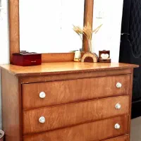 ست تخت و میز آرایش