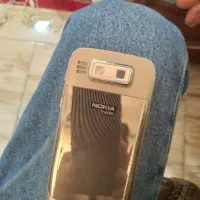 موبایل E72 نوکیا در حد نو