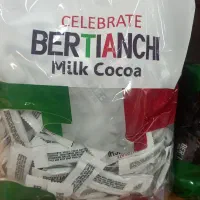 شکلات ۳گرمی کنار قهوه اسپرسو