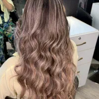 نیازمند مدل برای رنگ و لایت