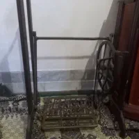 پایه قدیمی چرخ خیاطی