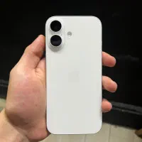 ایفون ۱۷ نرمال