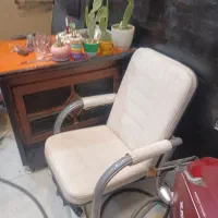 صندلی انتظار اداری سفید و بنفش