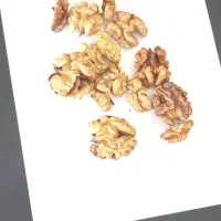 گردو نهاوند|خوردنی و آشامیدنی|قم, چهل درخت‎|دیوار