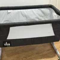 تخت کنار مادر