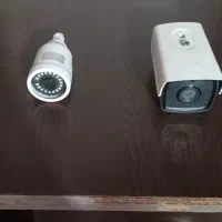 دو عدد دوربین مدار بسته و مقداری کابل ومعطلقاتدو