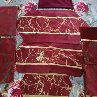 رومیزی مخمل زرشکی وکاور کوسن