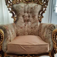 مبل سلطنتی بسیار تمیز