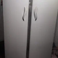 دوتا یخچال امرسان بدون برفک موجوده دوعددفرش