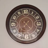 ساعت دیواری قطر ۸۰ در حد نو