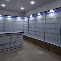 دکور مغازه سیخی با میز پیشخوان و استند ام دی اف