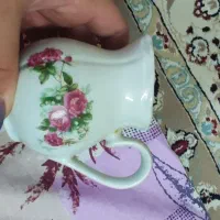 چینی گل قرمز