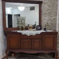 مبل راحتی، میزناهارخوری،اینه و کنسول