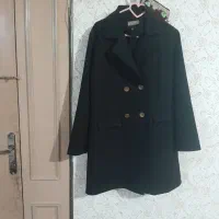تعدادی مانتو ب فروش میرسد