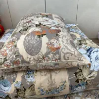 تشک و بالشت