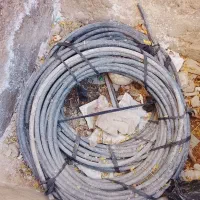 .  یک قفس بزرگ    صدمتر لوله آب