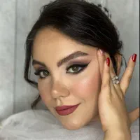 میکاپ و شینیون همراهی فقط ۱/۸۰۰