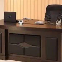 فروش یک میز مدیریت چرم کوب ال شکل به همراه صندلی