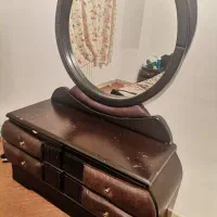 تخت خواب و میز آرایش همراه با تشک