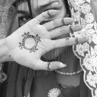 حناکار خانوم