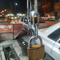قفل و زنجیر تمیز و مرتب