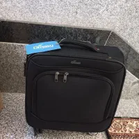 چمدان مسافرتی آکبند