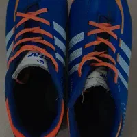 کفشن استوک سایز ۳۹ فقط ۲۰۰ تومن adidas عوض میکنم