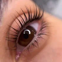 ۱۰ درصد تخفیف آموزش لیفت ابرو و مژه|خدمات آرایشگری و زیبایی|زهک, |دیوار